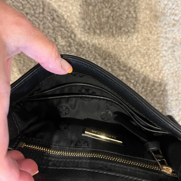 Tory Burch Black Quilted Chain Shoulder Bag - Picture 5 of 10